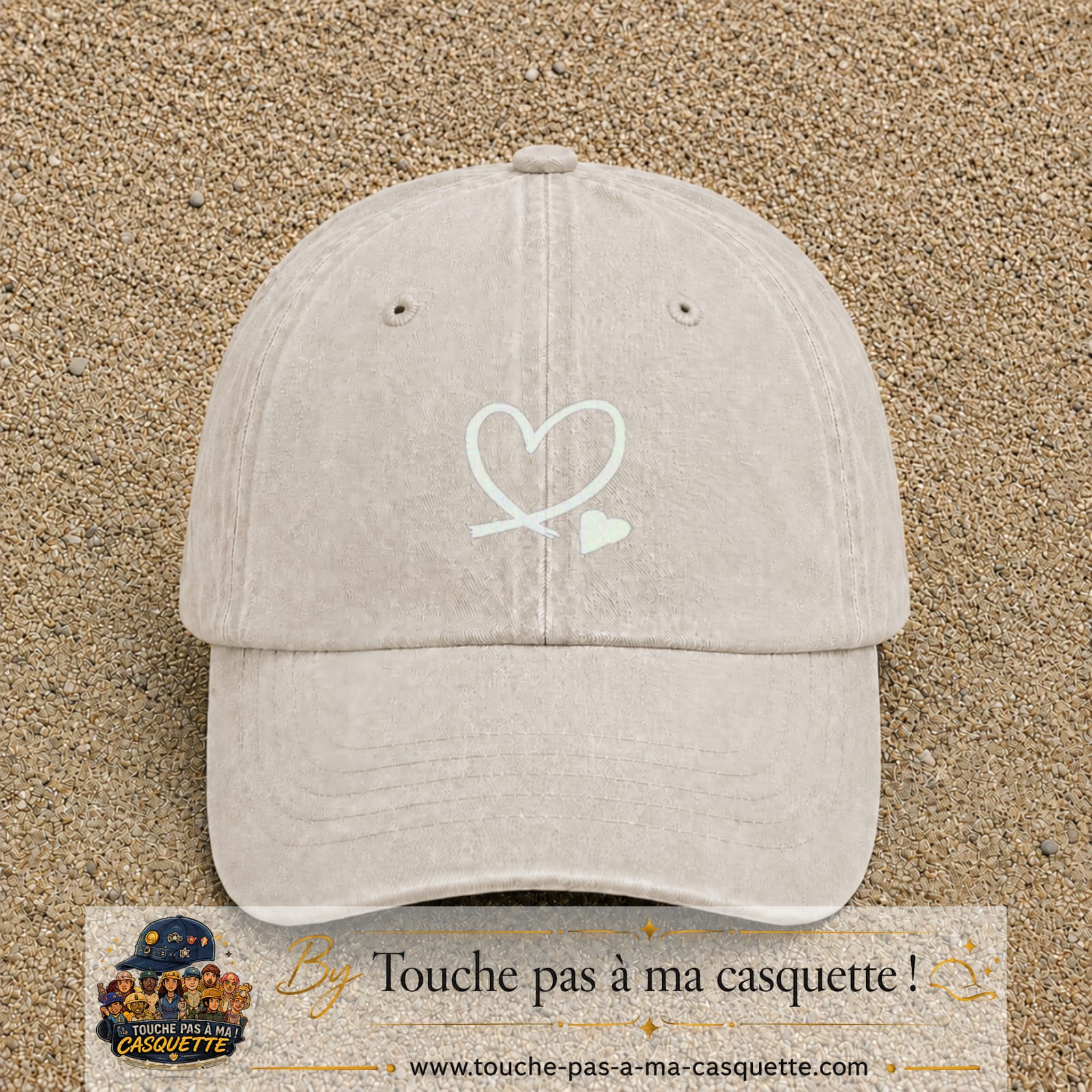 Image principale produit30moyenBC - casquette Beige clair délavé avec visuel Cœur continu blanc 5 cm