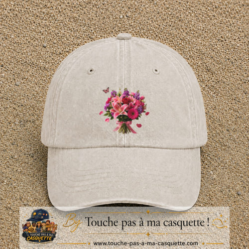 Casquette Beige clair délavé avec motif Bouquet de lys et roses avec papillon en 7 cm – vue principale