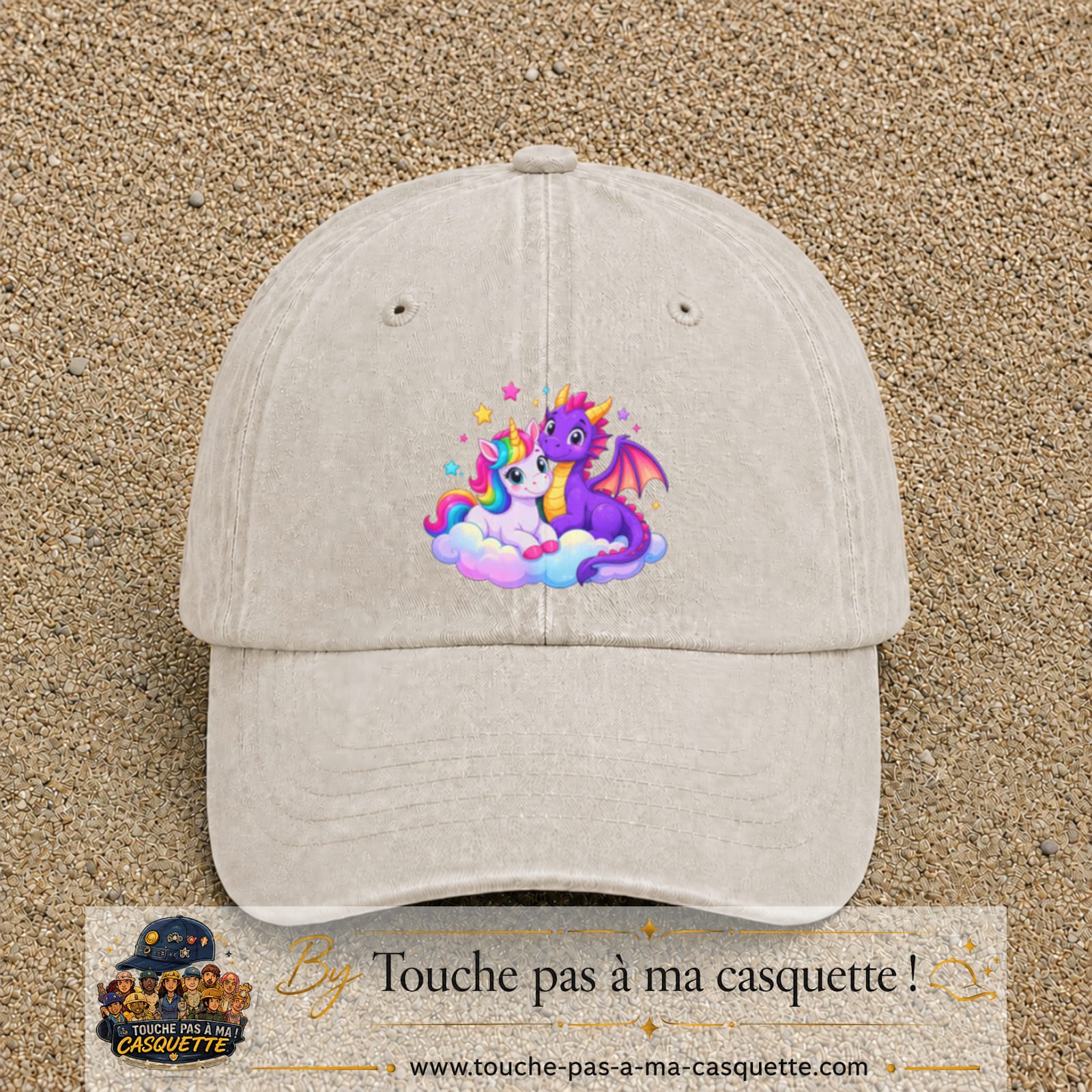 Casquette Beige clair délavé motif Licorne et bébé dragon logo 7 cm