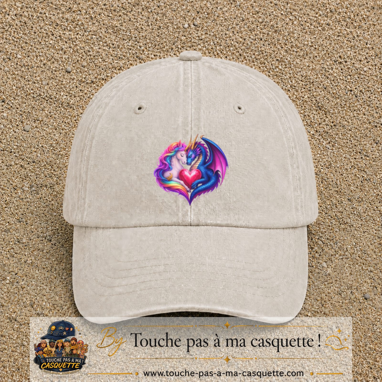 Casquette Beige clair délavé motif Licorne et dragon cœur logo 7 cm