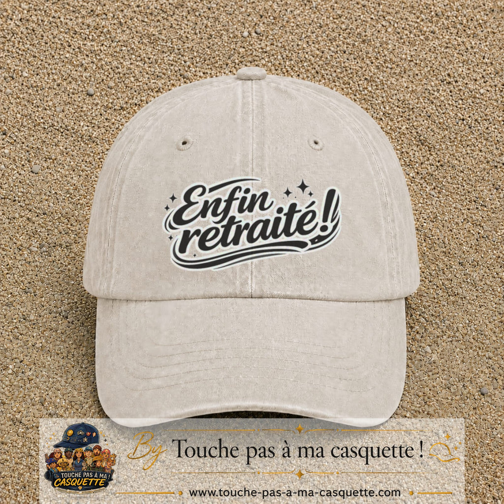 Casquette Beige clair délavé avec motif Enfin retraité en 7 cm – vue principale