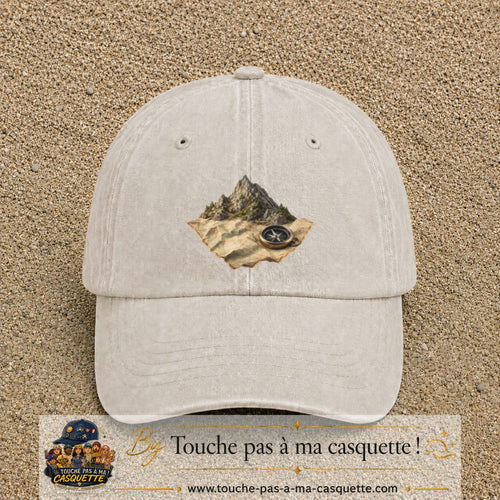 Casquette Beige clair délavé avec motif Montagne sur carte avec boussole en 7 cm – vue principale