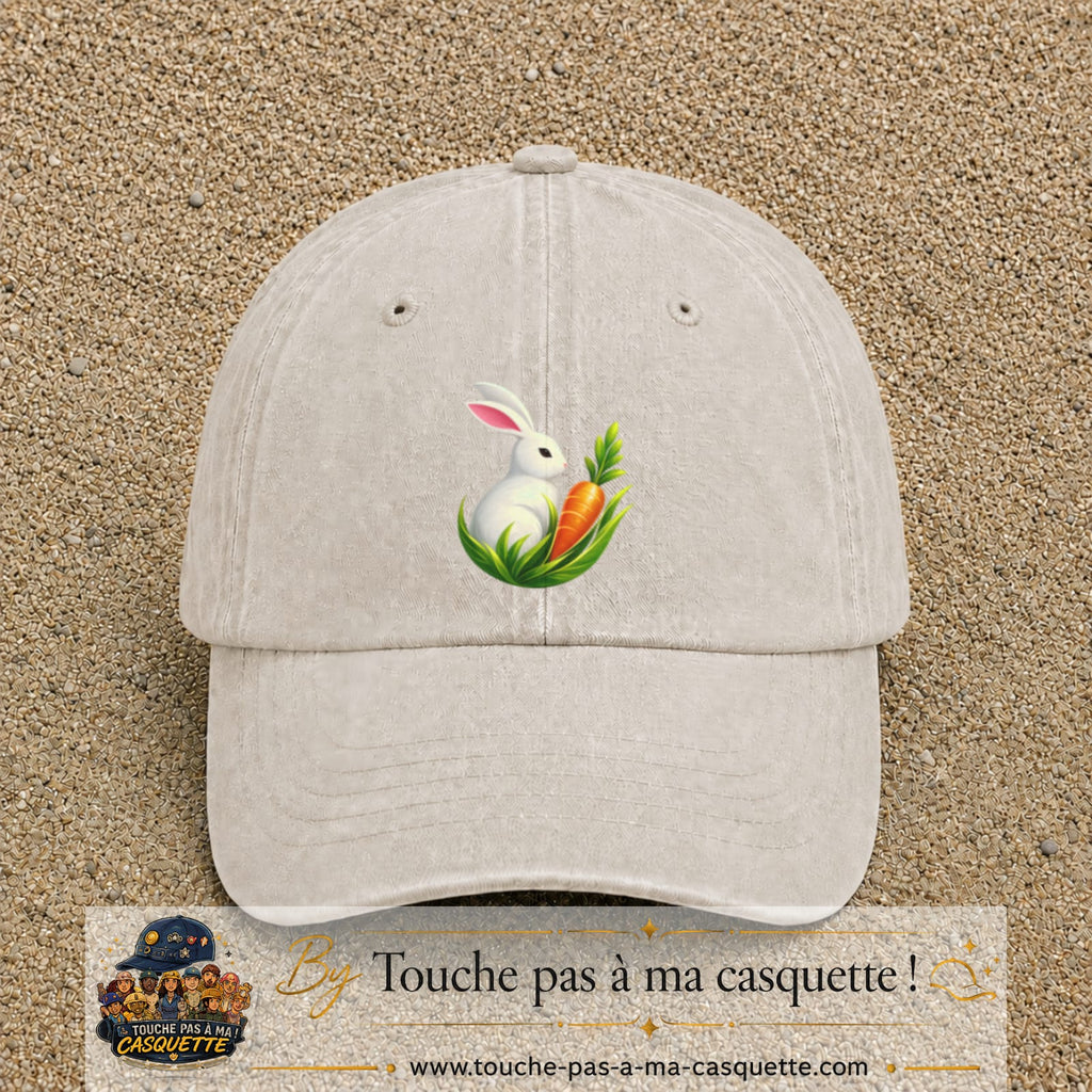 Casquette Beige clair délavé motif Lapin blanc avec carotte logo 7 cm