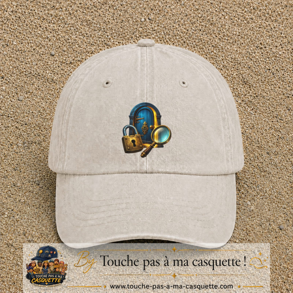 Casquette Beige clair délavé avec motif Porte mystérieuse avec cadenas en 7 cm – vue principale