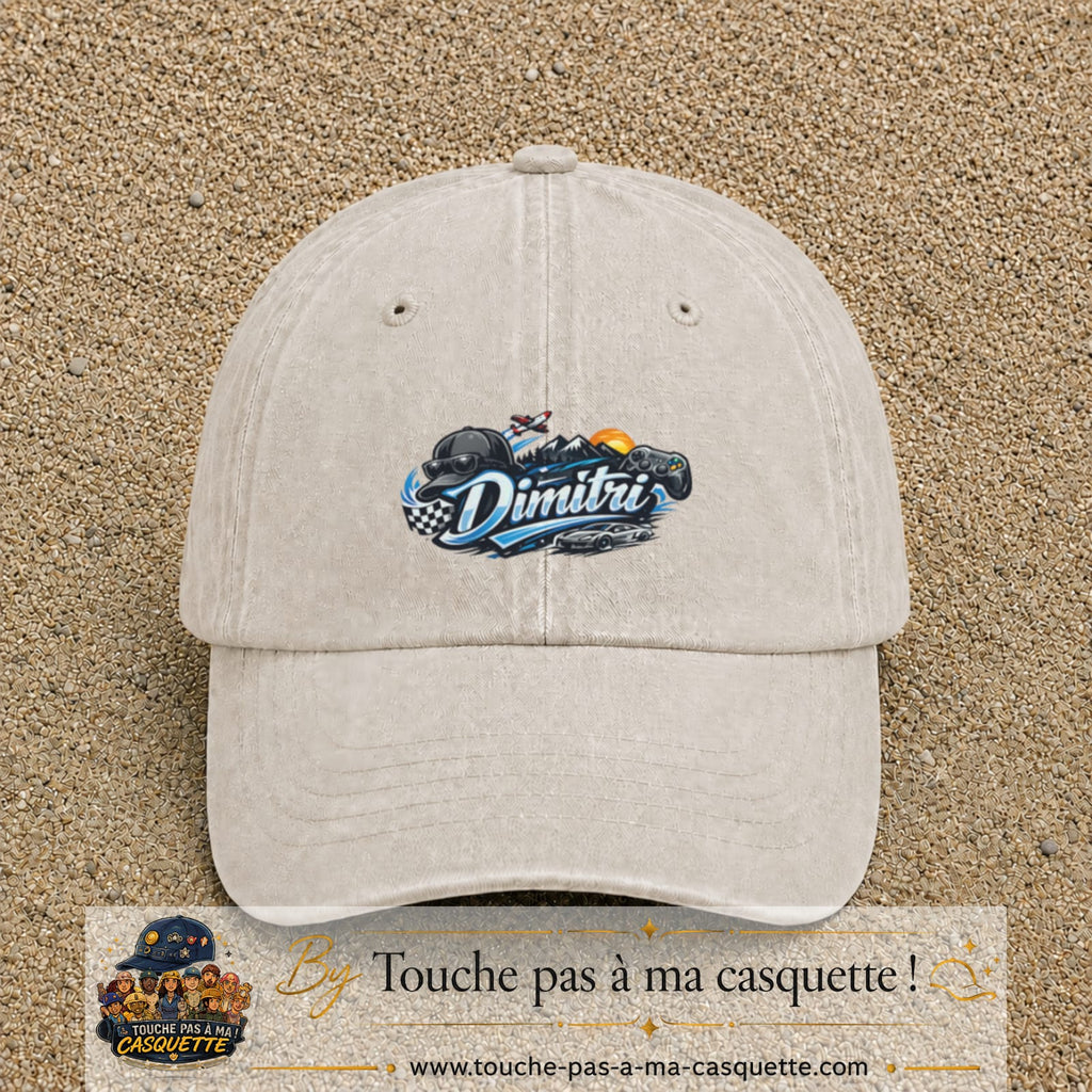 Casquette Beige clair délavé avec motif Prénom Dimitri univers vitesse en 5 cm – vue principale