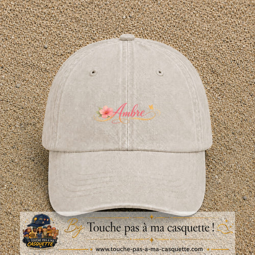 Casquette Beige clair délavé avec motif Prénom Ambre fleuri en 3 cm – vue principale