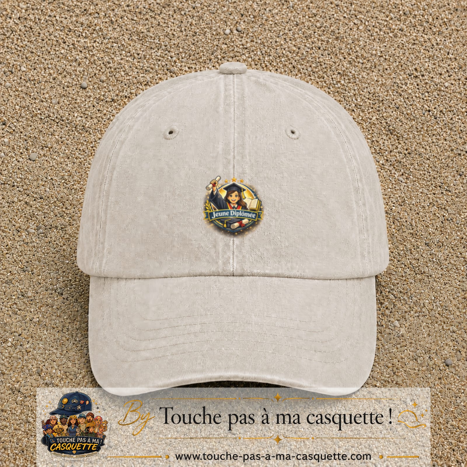 Casquette Beige clair délavé avec motif Jeune Diplômée en 5 cm – vue principale