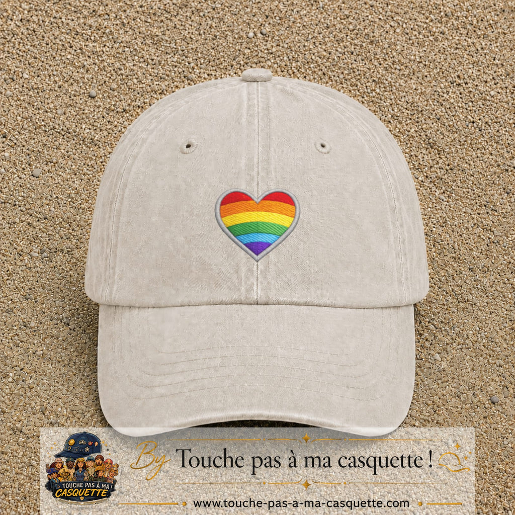 Image principale produit25moyenBC - casquette Beige clair délavé avec visuel Cœur arc-en-ciel écusson 5 cm