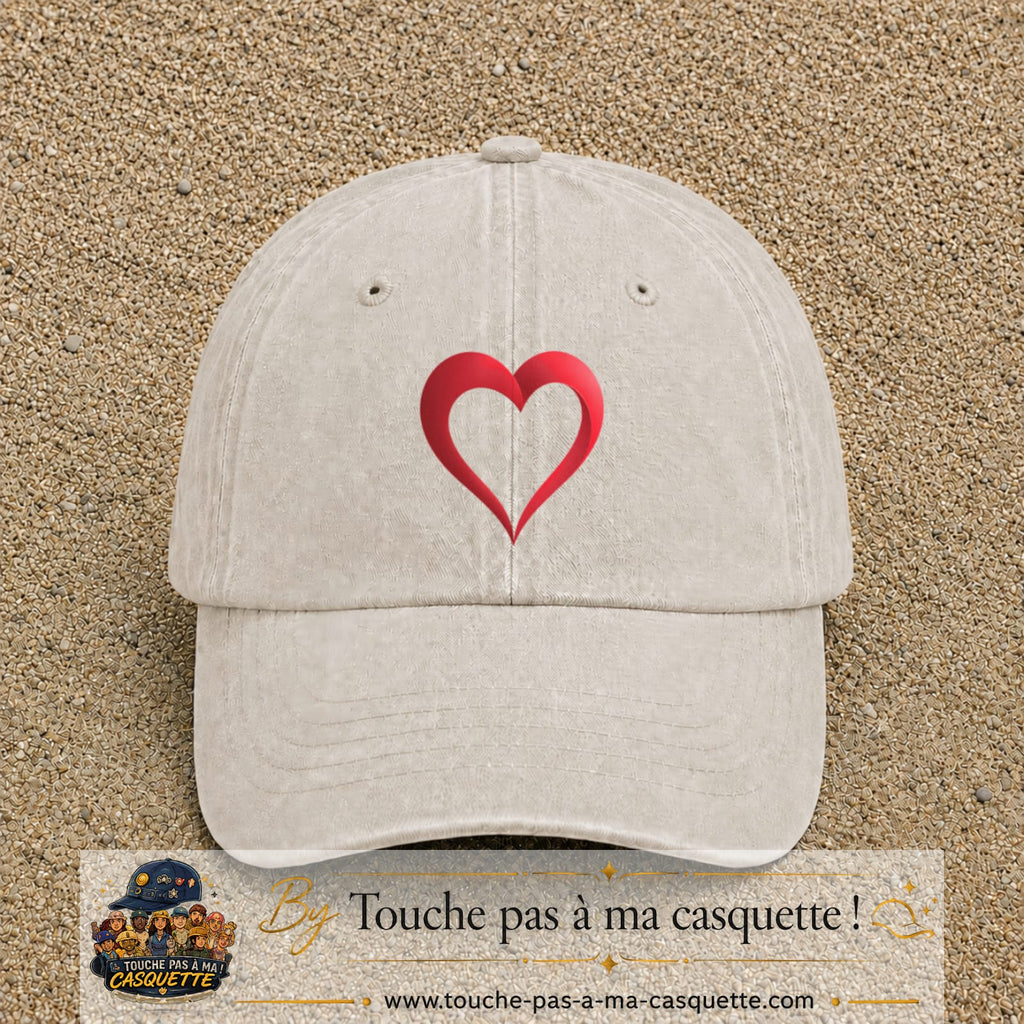 Image principale produit138grosBC - casquette Beige clair délavé avec visuel Cœur rouge 7 cm