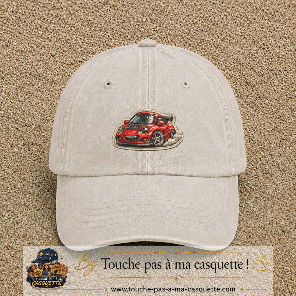 Image principale produit93moyenBC - casquette Beige clair délavé avec visuel Voiture rouge 5 cm