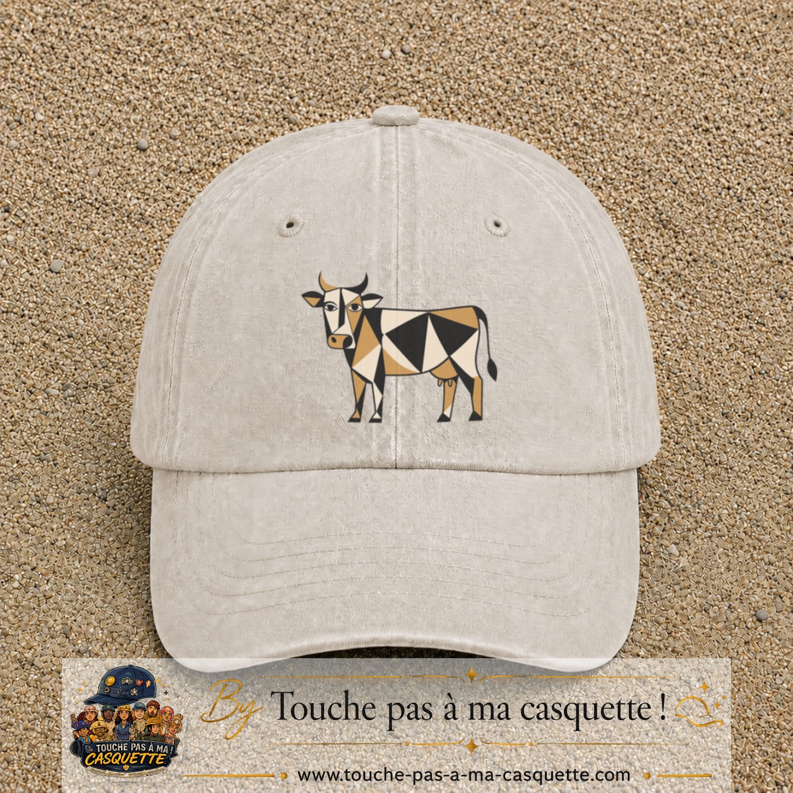 Image principale produit149grosBC - casquette Beige clair délavé avec visuel Vache géométrique 7 cm