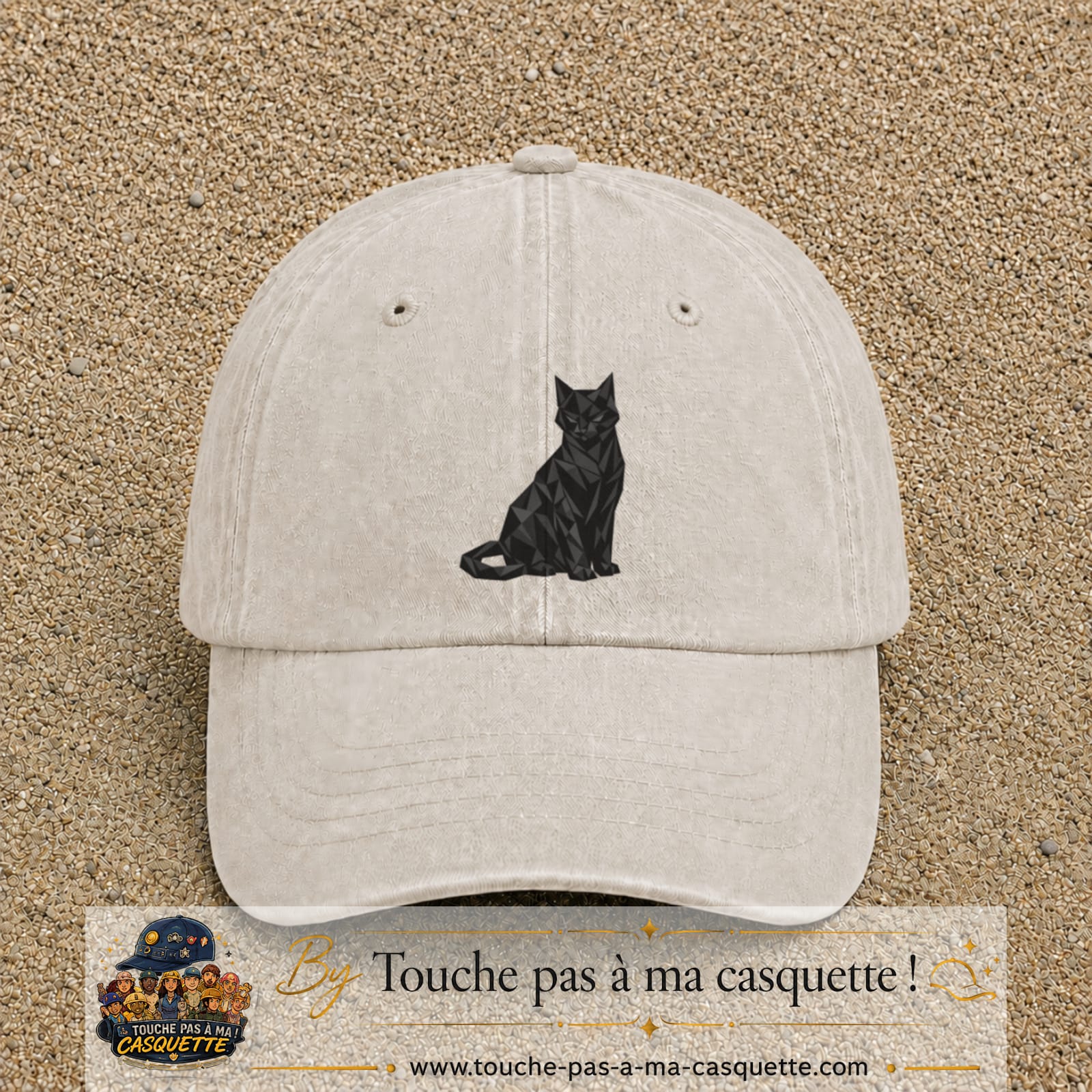 Image principale produit176grosBC - casquette Beige clair délavé avec visuel Chat noir polygonal 7 cm