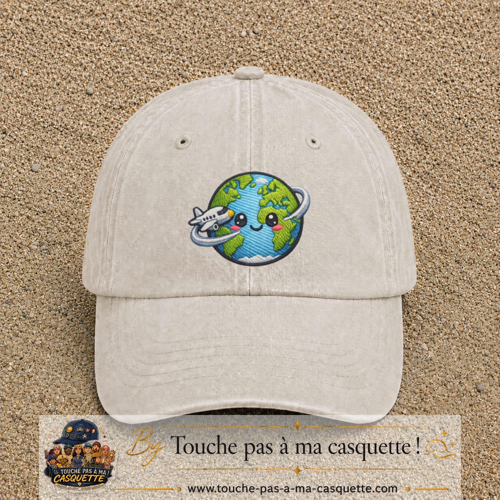 Casquette Beige clair délavé motif Globe voyageur avec avion 7 cm - vue principale