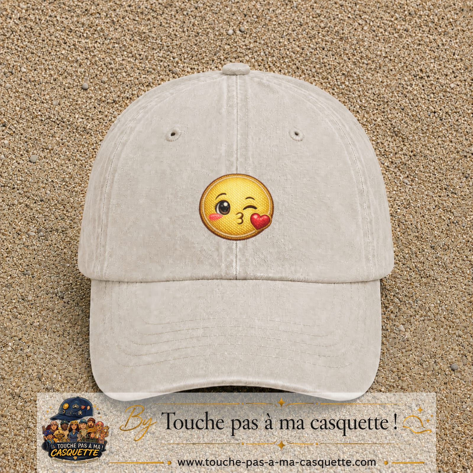 Casquette baseball Beige clair délavé 100% coton avec visuel Emoji bisou cœur 5 cm - image produit principale