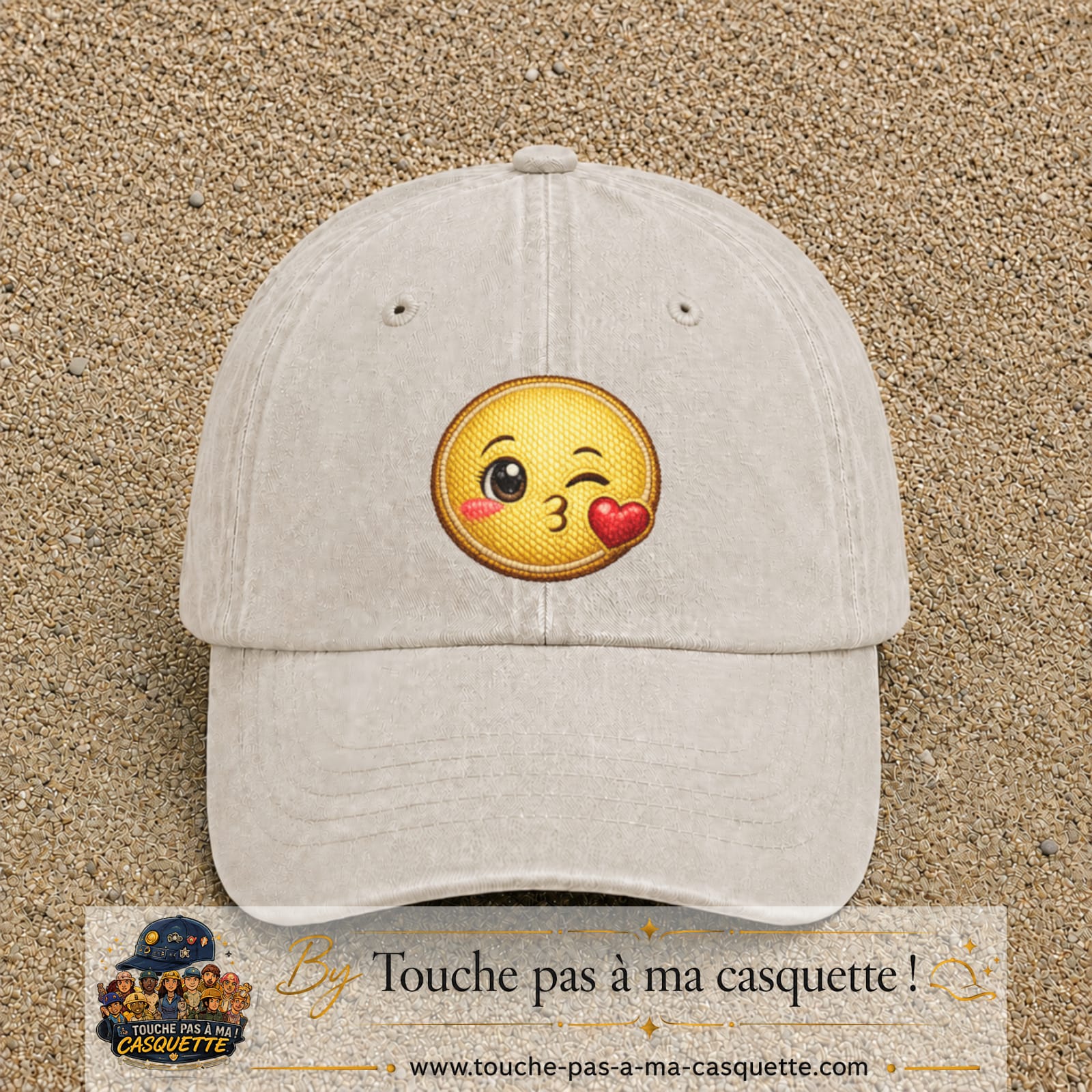 Casquette baseball Beige clair délavé 100% coton avec visuel Emoji bisou cœur 7 cm - image produit principale