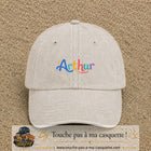 Casquette baseball Beige clair délavé 100% coton avec visuel Prénom Arthur coloré 5 cm - image produit principale