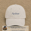 Casquette baseball Beige clair délavé 100% coton avec visuel Prénom Arthur élégant 3 cm - image produit principale