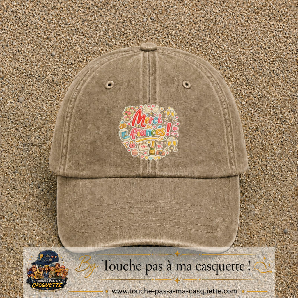 Casquette Beige foncé délavé avec motif Merci les Fiancés en 7 cm – vue principale