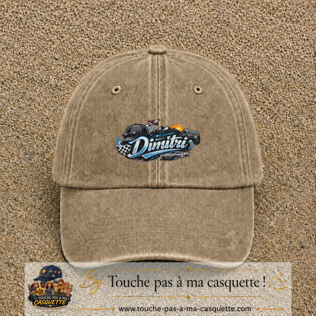 Casquette Beige foncé délavé avec motif Prénom Dimitri univers vitesse en 5 cm – vue principale