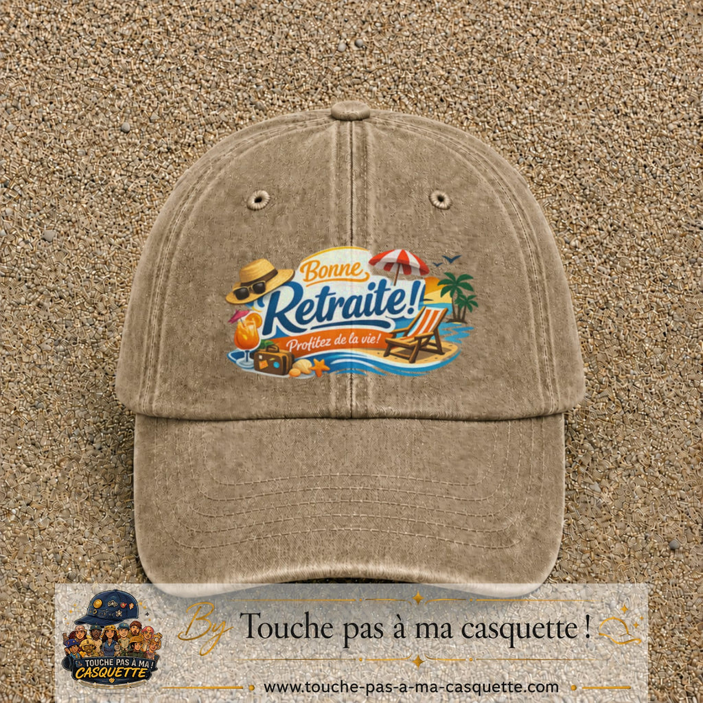 Casquette Beige foncé délavé avec motif Bonne retraite au bord de la mer en 7 cm – vue principale