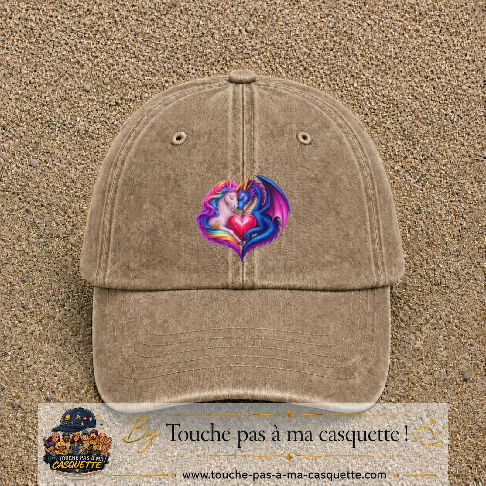 Casquette Beige foncé délavé motif Licorne et dragon cœur logo 7 cm