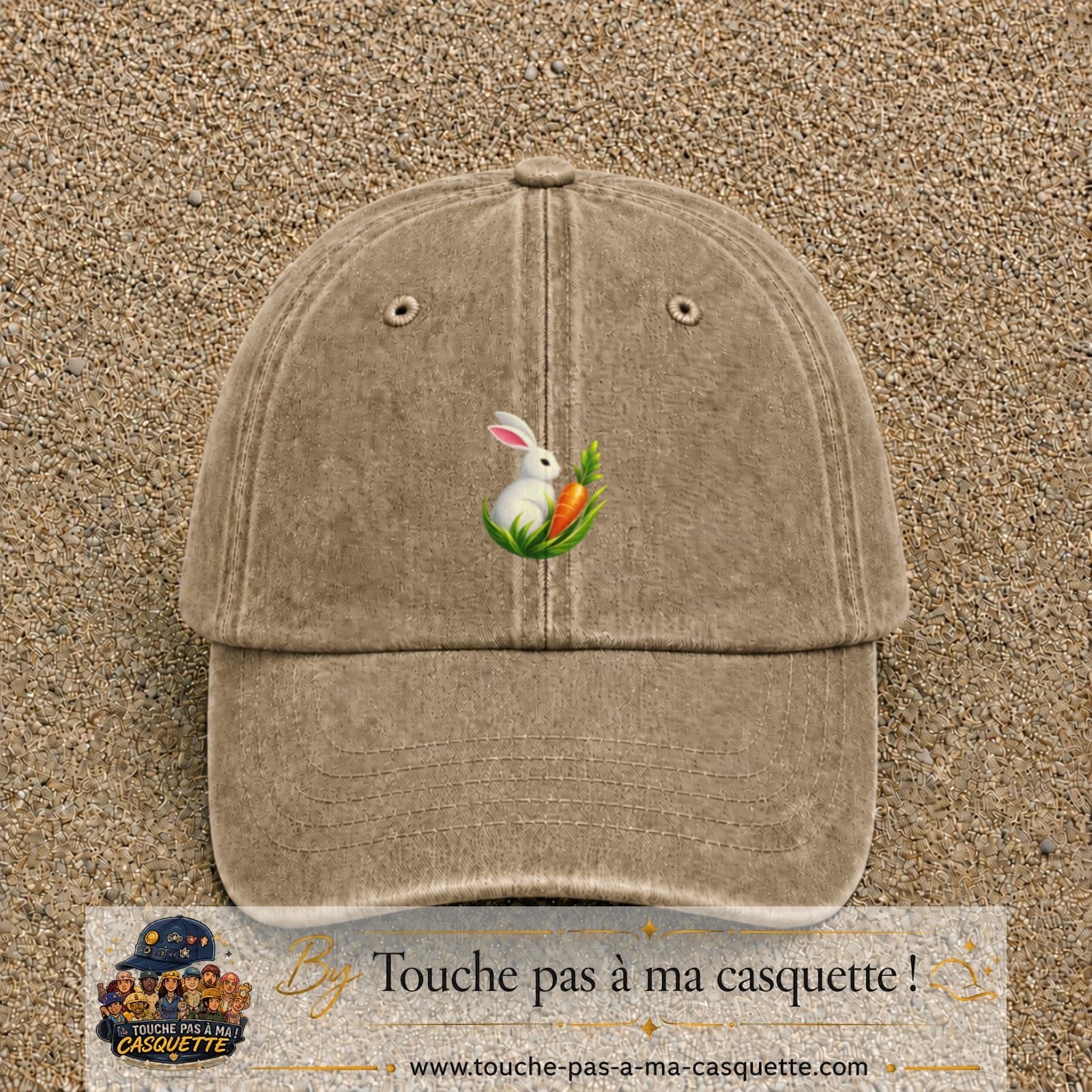 Casquette Beige foncé délavé motif Lapin blanc avec carotte logo 5 cm