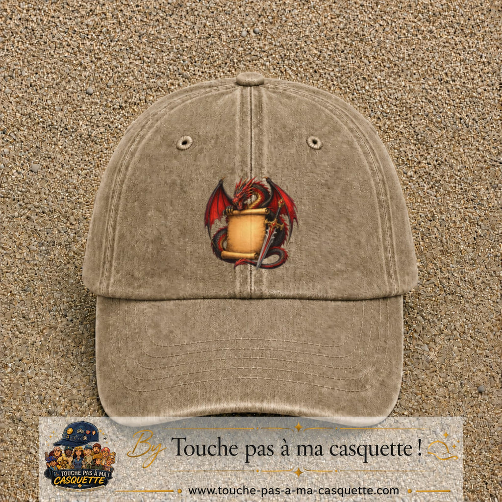 Casquette Beige foncé délavé motif Dragon parchemin logo 7 cm