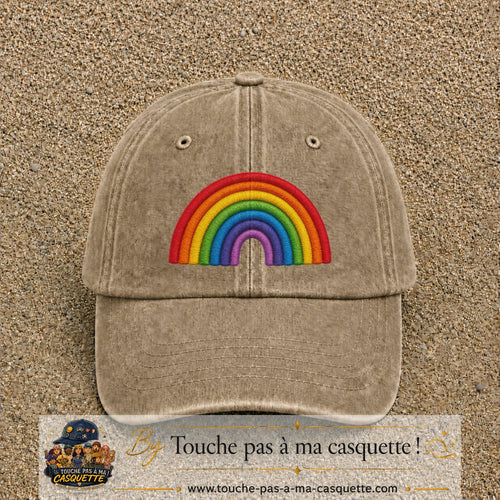 Image principale produit187grosBF - casquette Beige foncé délavé avec visuel Arc-en-ciel 7 cm