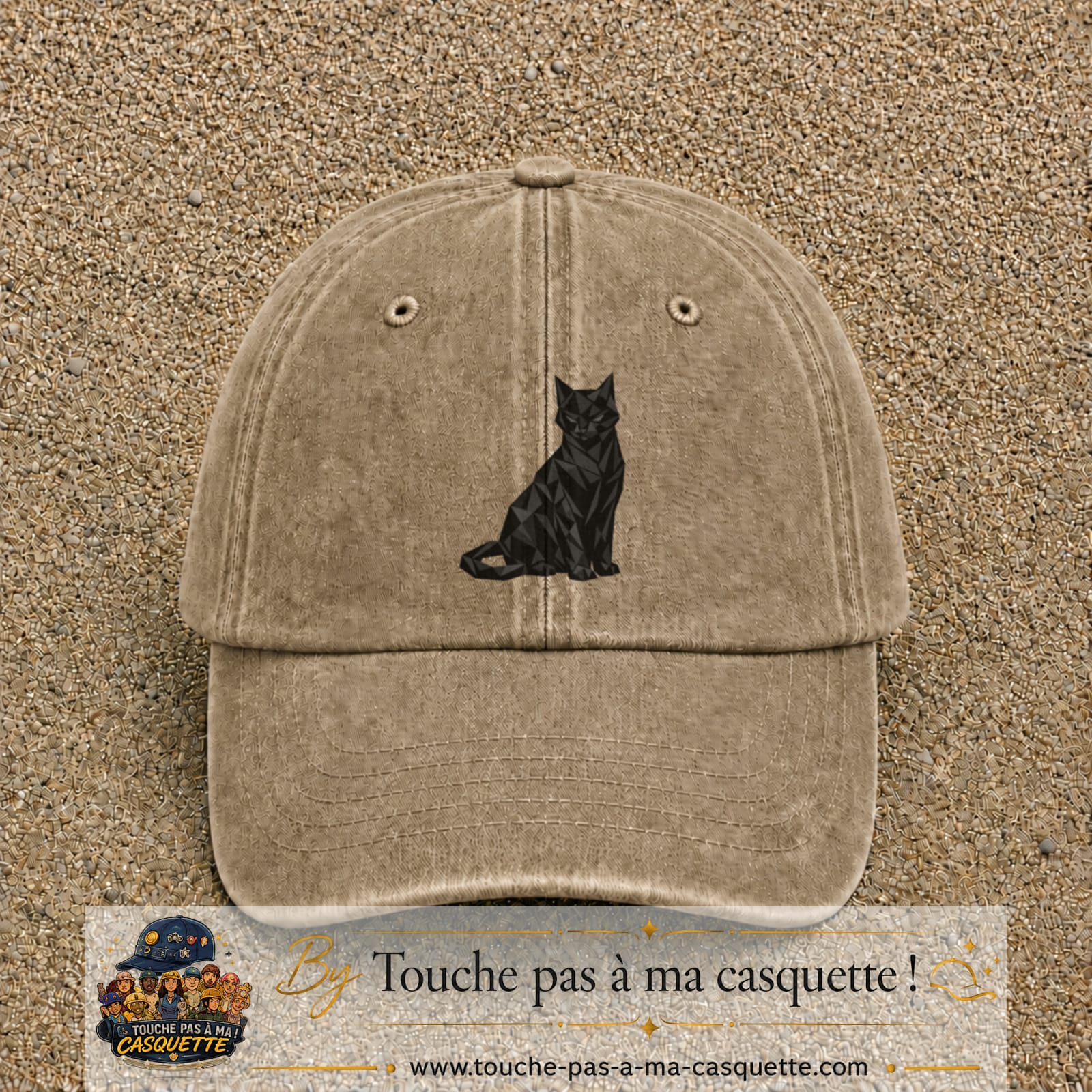 Image principale produit176grosBF - casquette Beige foncé délavé avec visuel Chat noir polygonal 7 cm