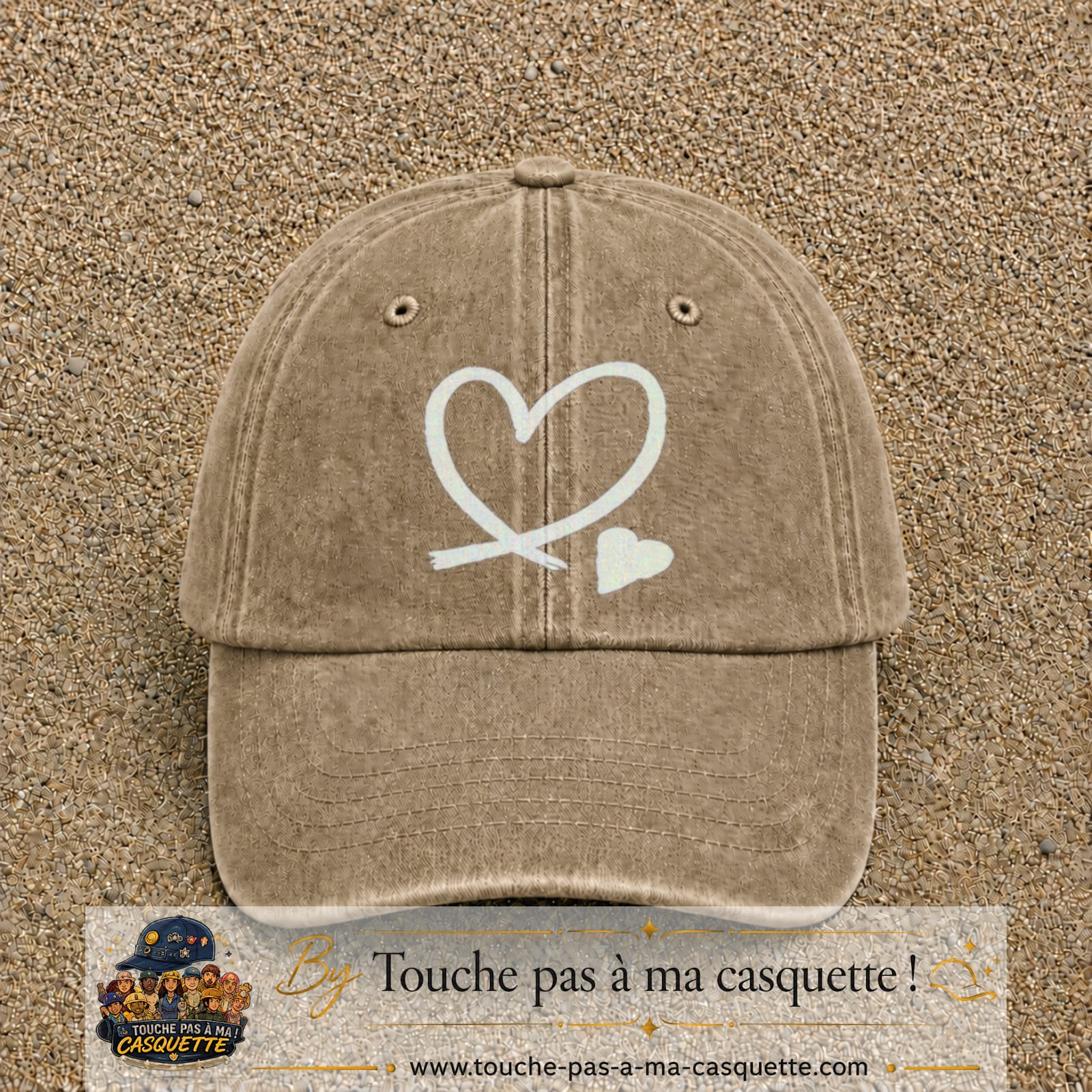 Image principale produit30grosBF - casquette Beige foncé délavé avec visuel Cœur continu blanc 7 cm