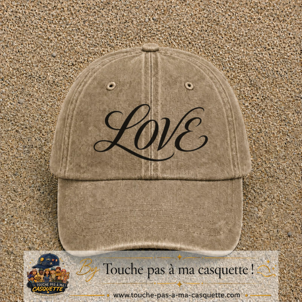 Image principale produit131grosBF - casquette Beige foncé délavé avec visuel Love calligraphie 7 cm