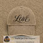 Image principale produit131grosBF - casquette Beige foncé délavé avec visuel Love calligraphie 7 cm