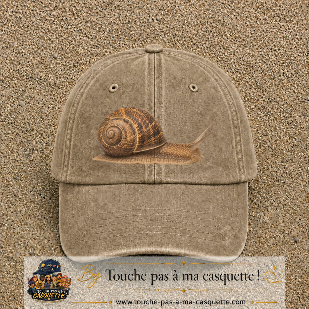 Image principale produit74grosBF - casquette Beige foncé délavé avec visuel Escargot 7 cm