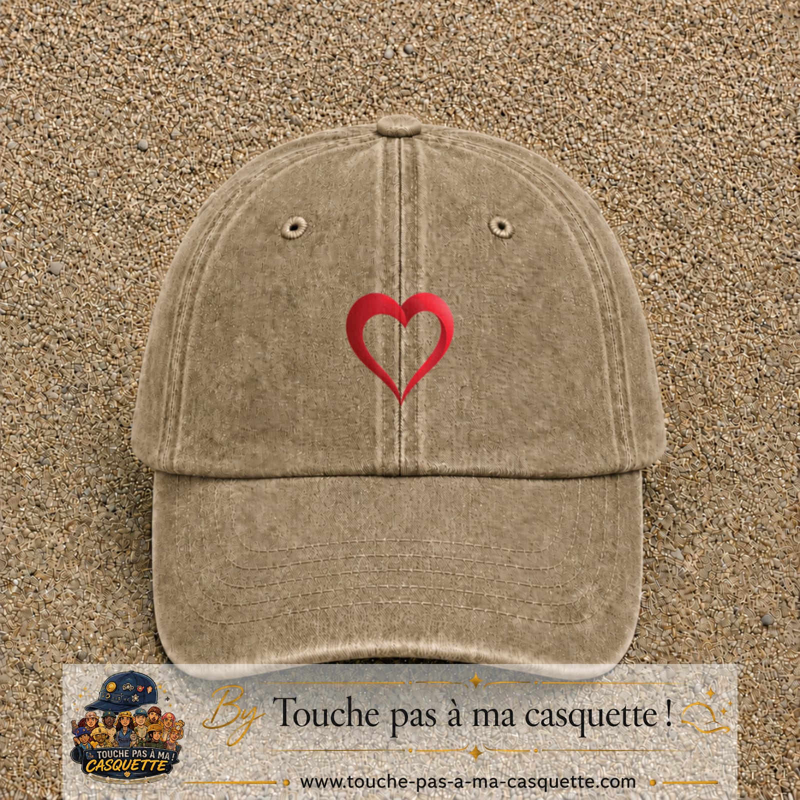 Image principale produit138moyenBF - casquette Beige foncé délavé avec visuel Cœur rouge 5 cm