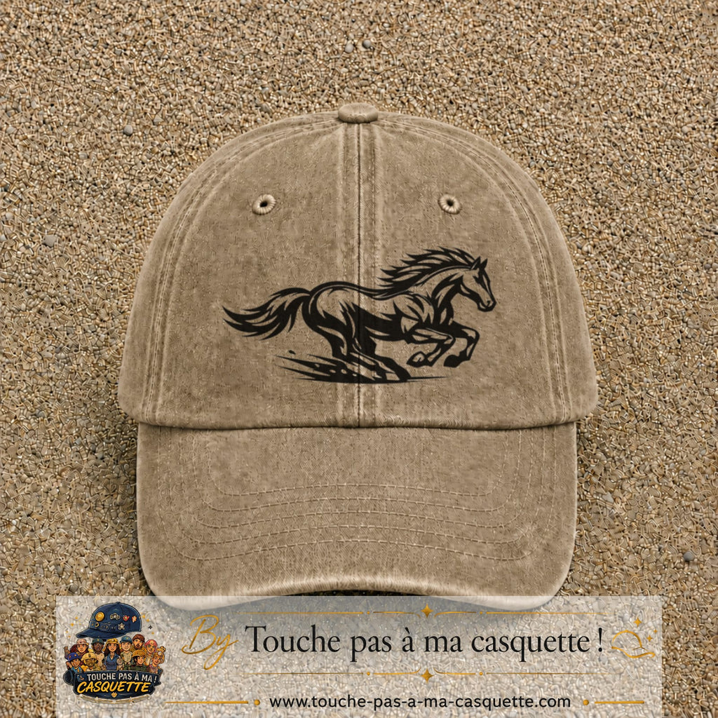 Image principale produit127grosBF - casquette Beige foncé délavé avec visuel Cheval au galop 7 cm