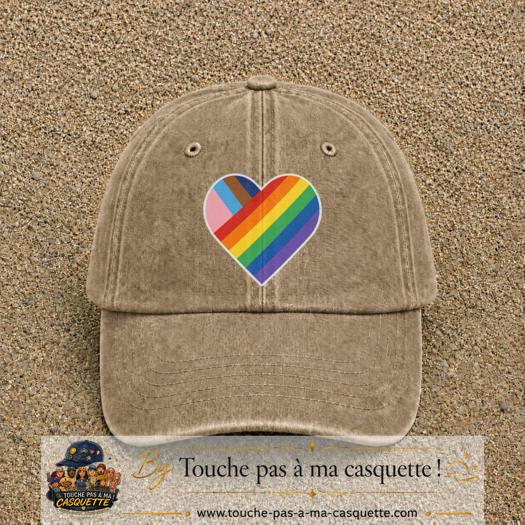 Image principale produit23grosBF - casquette Beige foncé délavé avec visuel Cœur arc-en-ciel 7 cm