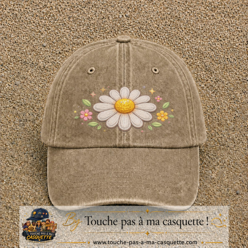 Image principale produit120grosBF - casquette Beige foncé délavé avec visuel Marguerite horizontale 7 cm
