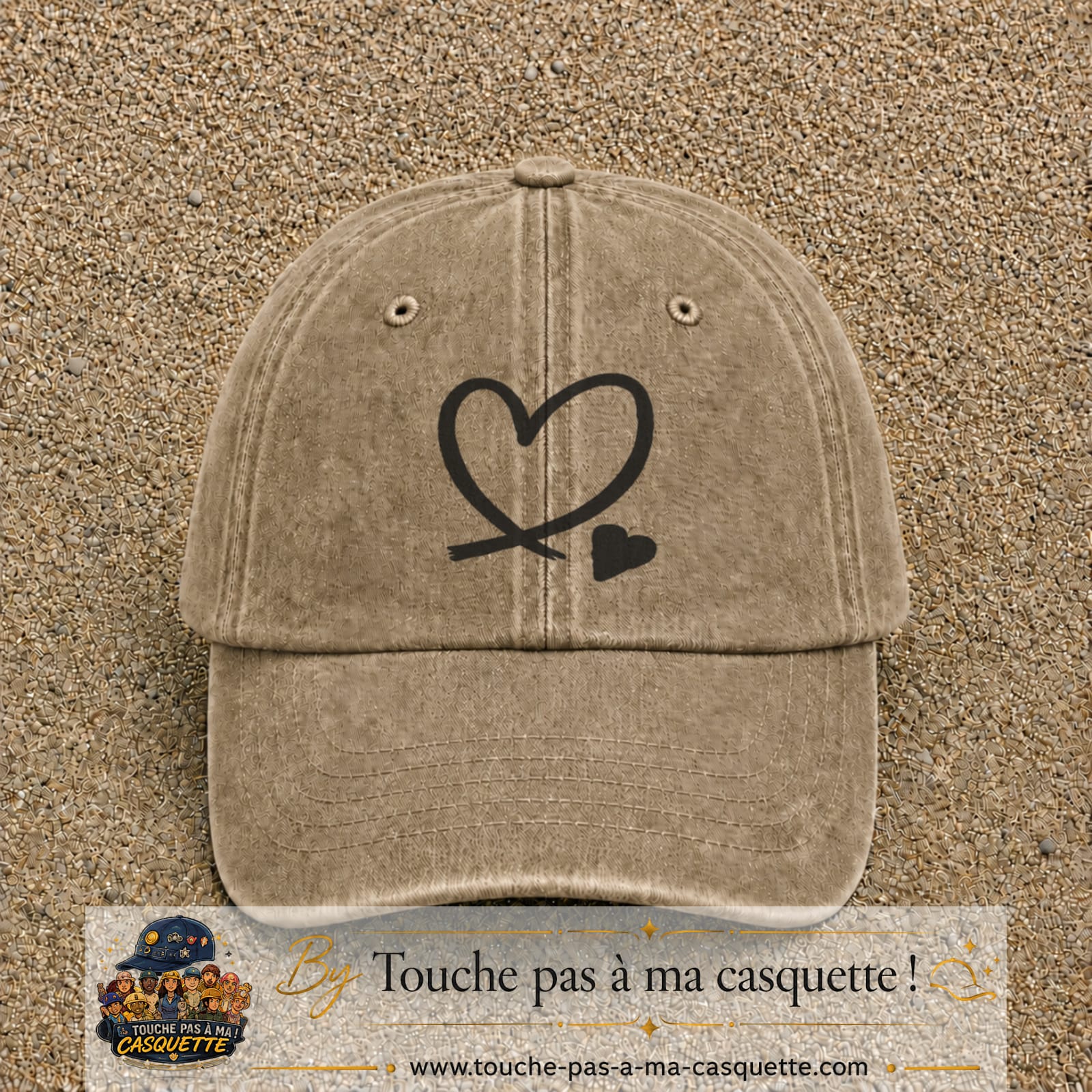 Image principale produit31grosBF - casquette Beige foncé délavé avec visuel Cœur continu noir 7 cm