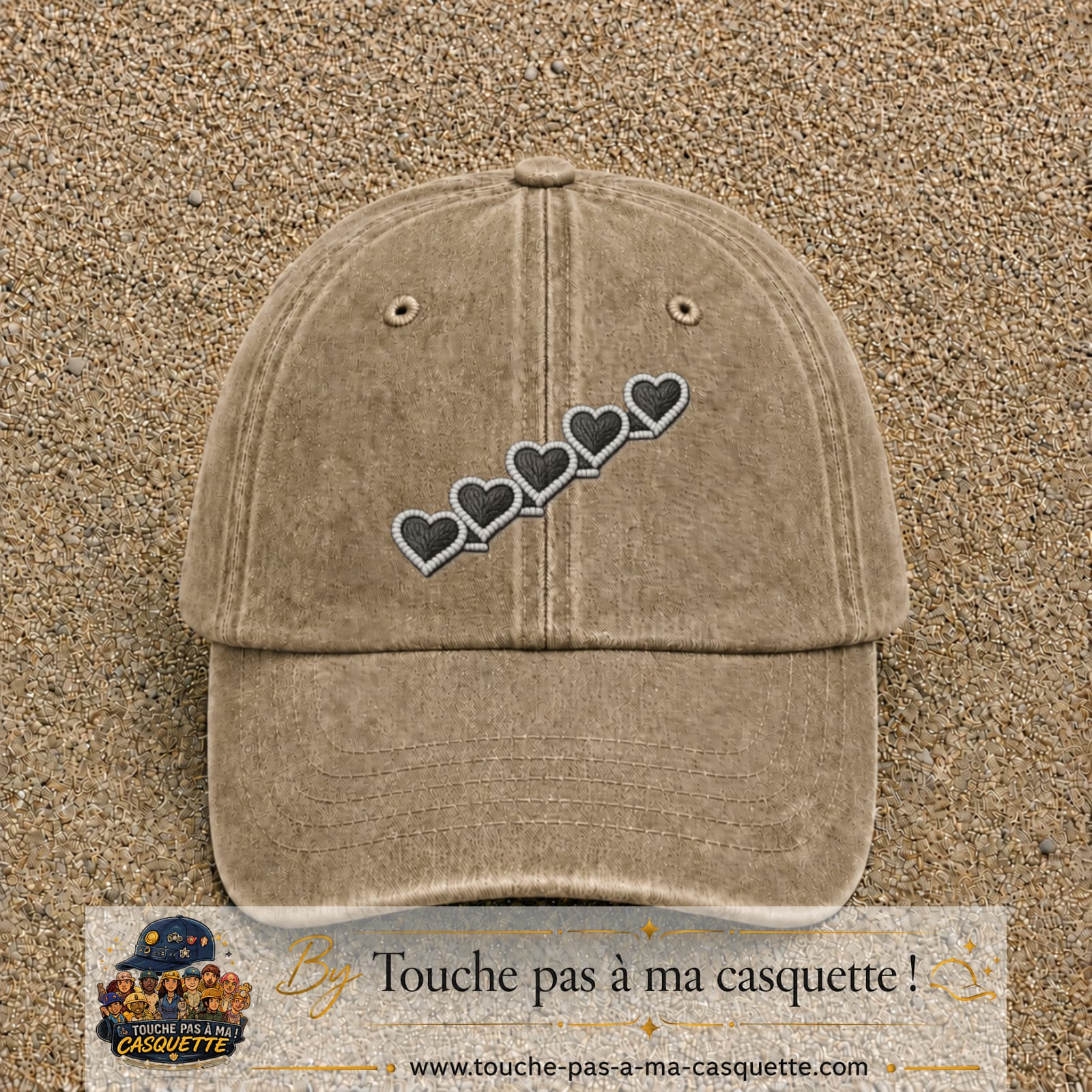 Casquette Beige foncé délavé motif Guirlande de cœurs 7 cm - vue principale