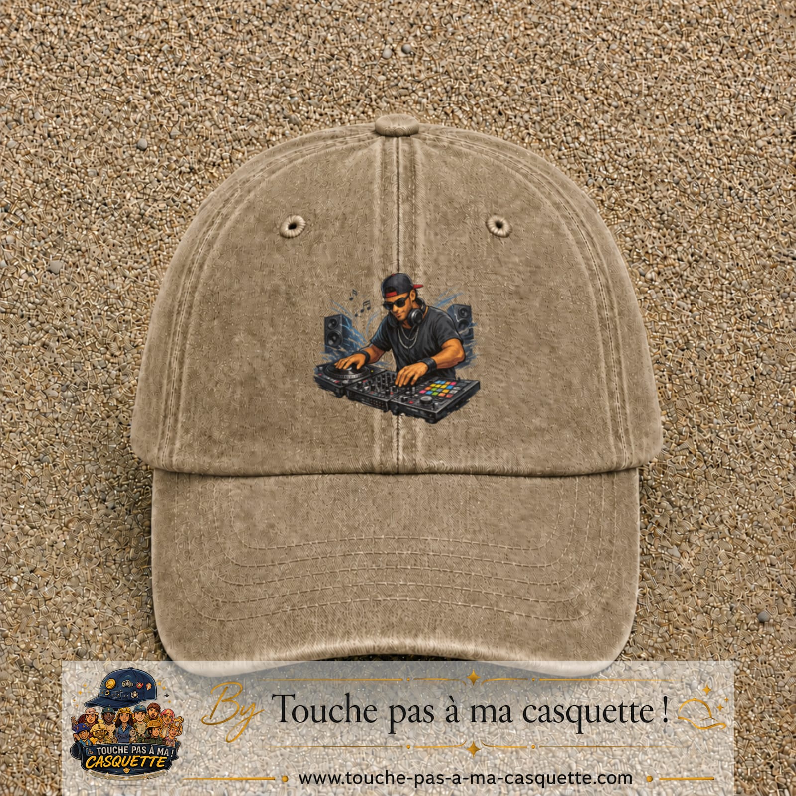 Casquette Beige foncé délavé 100% coton avec motif DJ aux platines 7 cm - image principale