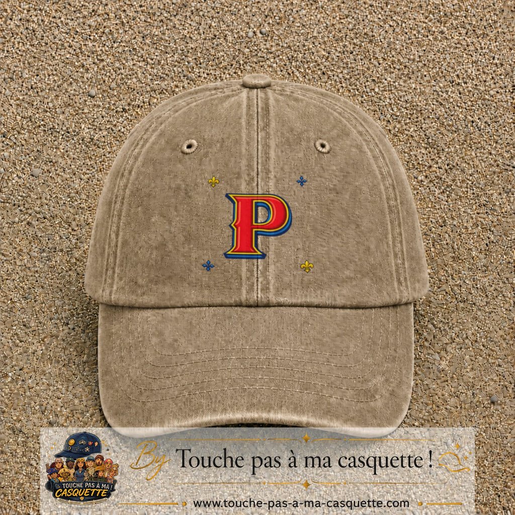 Casquette Beige foncé délavé 100% coton avec motif Lettre P rouge et bleu 7 cm - image principale