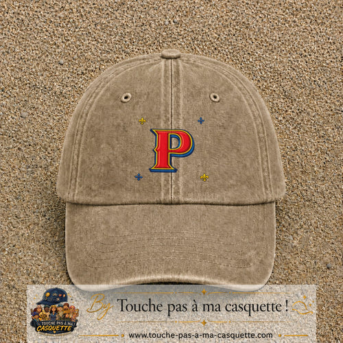 Casquette Beige foncé délavé 100% coton avec motif Lettre P rouge et bleu 7 cm - image principale