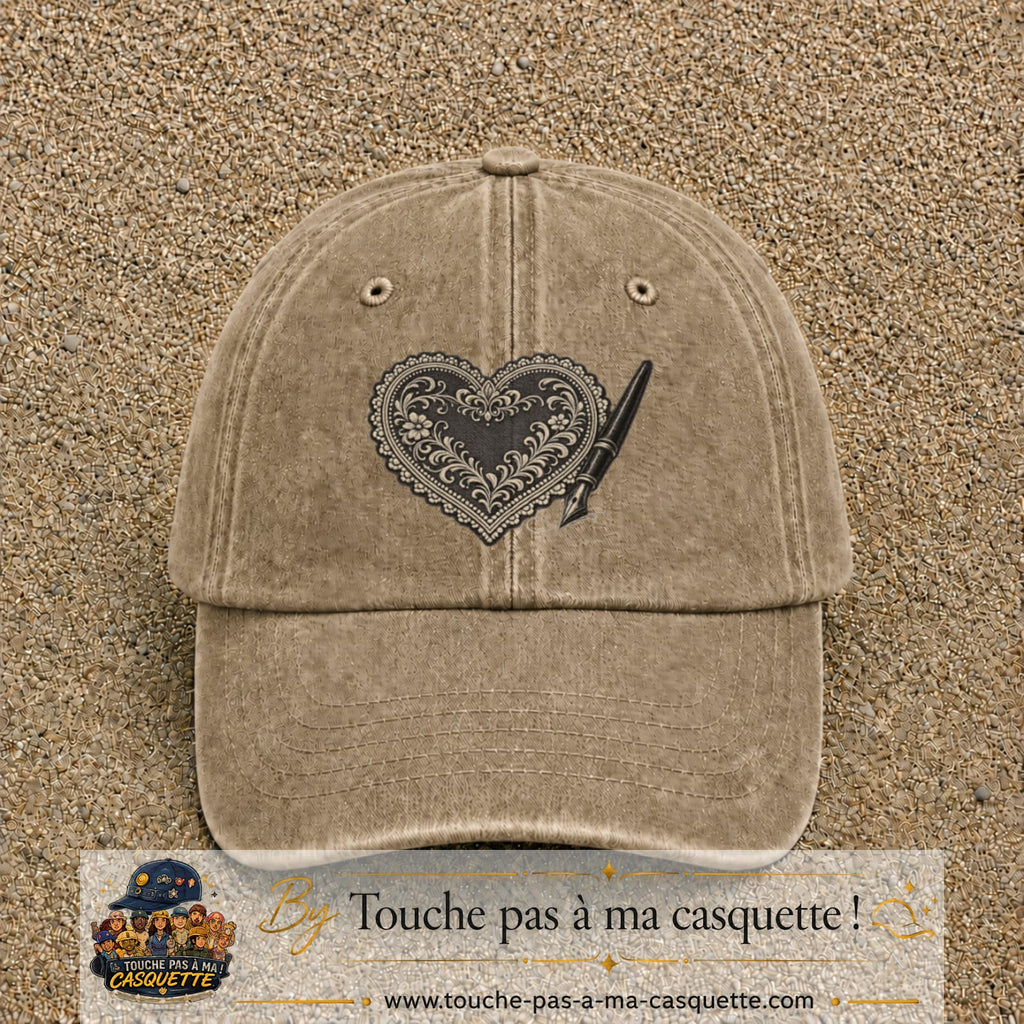 Casquette Beige foncé délavé motif Cœur calligraphie 7 cm - vue principale