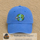 Image principale produit115grosBLC - casquette Bleu ciel délavé avec visuel Monde kawaii avion 7 cm