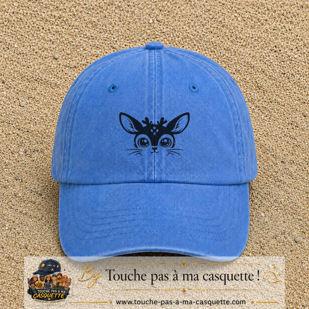 Image principale produit3moyenBLC - casquette Bleu ciel délavé avec visuel Biche mignonne 5 cm