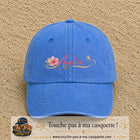 Casquette Bleu ciel délavé avec motif Prénom Ambre fleuri en 5 cm – vue principale