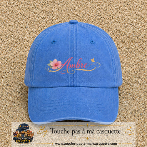 Casquette Bleu ciel délavé avec motif Prénom Ambre fleuri en 5 cm – vue principale
