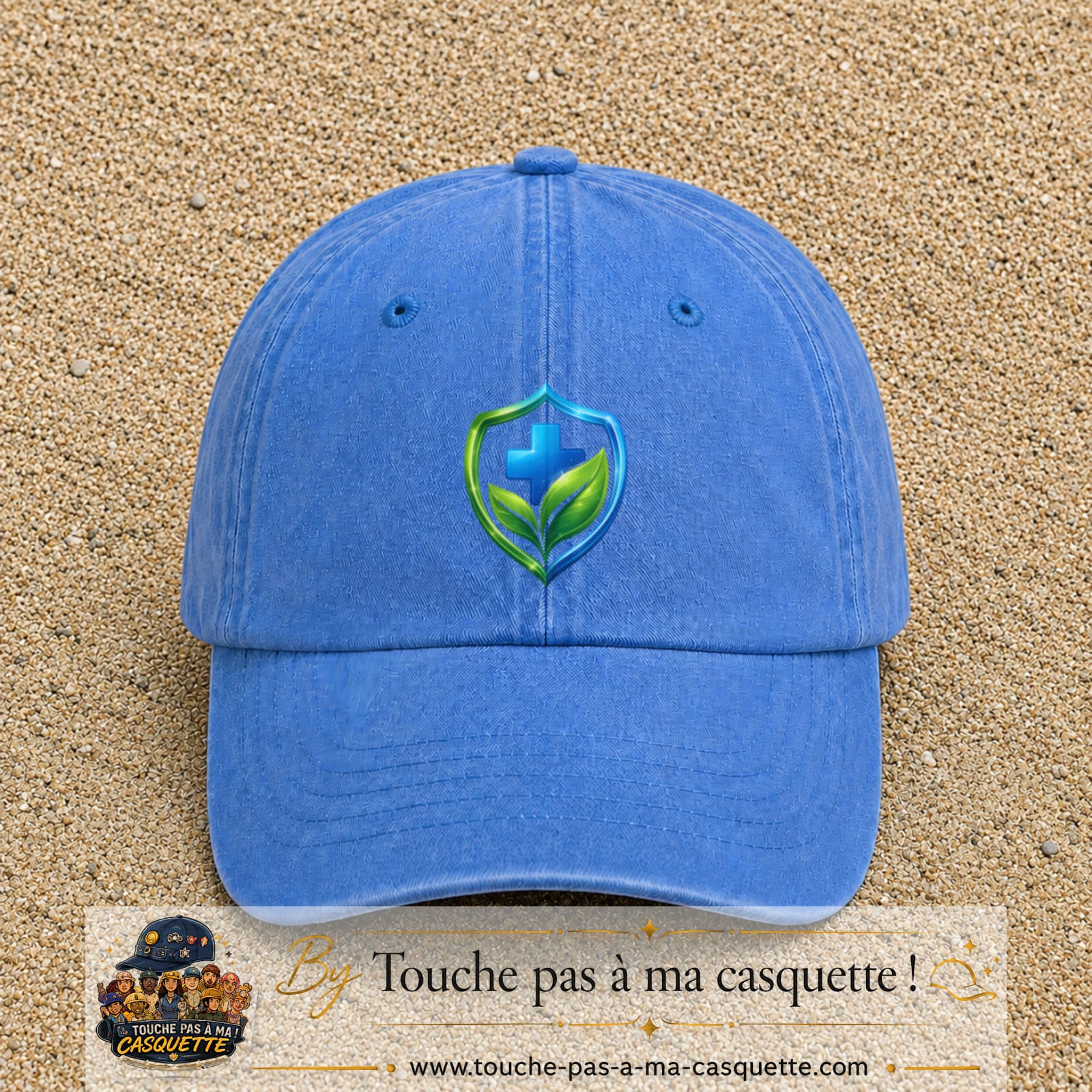 Casquette Bleu ciel délavé motif Bouclier croix et feuilles logo 7 cm
