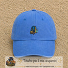 Casquette Bleu ciel délavé avec motif Porte mystérieuse avec cadenas en 5 cm – vue principale