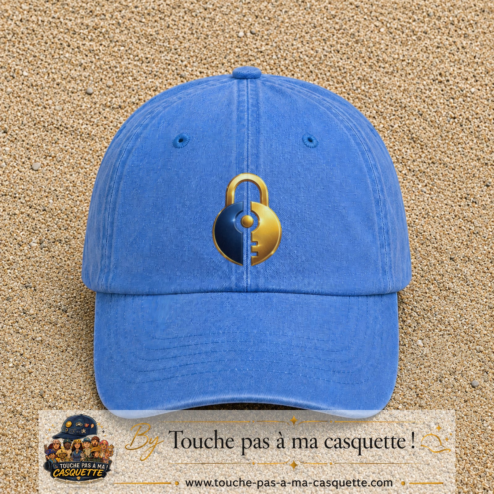 Image principale casquette Bleu ciel délavé avec motif Cadenas doré 7 cm